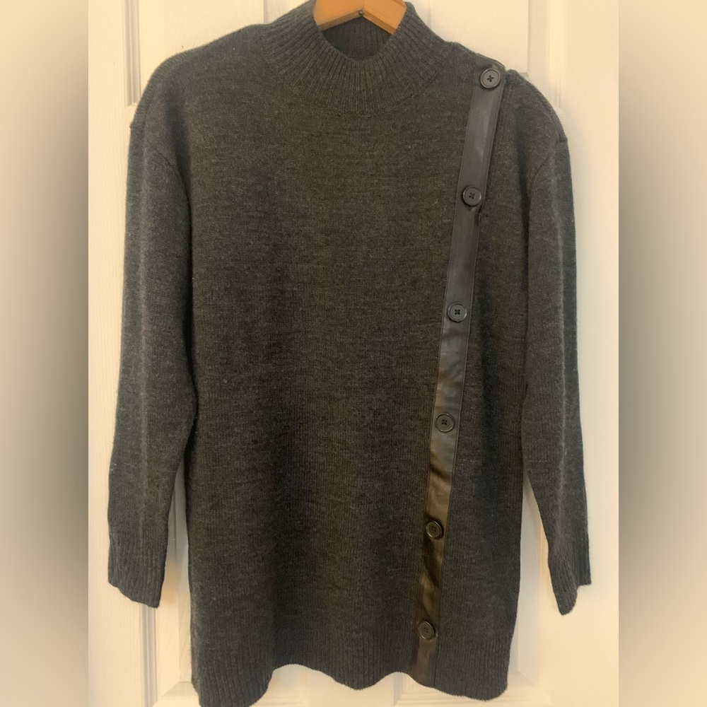 NY&C New York & Company pullover sweater